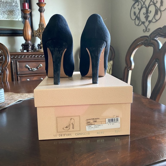 Prada black suede heels - Picture 4 of 10